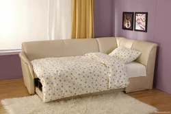 Xonada Uxlash Joyi Bo'Lgan Divan Fotosurati