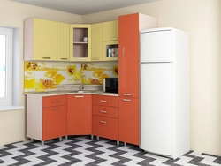 Фота кухонных гарнітураў для маленькай кухні кутнія з памерамі