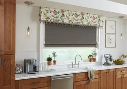 How to decorate a window with blinds in the kitchen photo