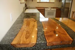 Столешница для кухни с эпоксидной смолой фото
