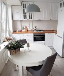Round table in a small kitchen real photos
