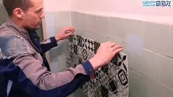 How to glue panels in the bathroom photo