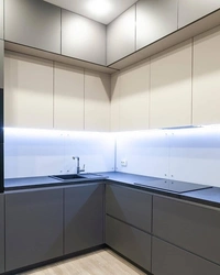 Apron fotosurati bilan zamonaviy burchak oshxonalari