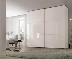 Wardrobe in the bedroom photo white gloss