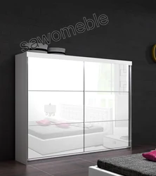 Wardrobe in the bedroom photo white gloss