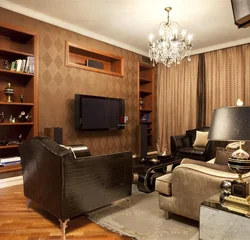 Qaranlıq mebel ilə klassik salon interyeri