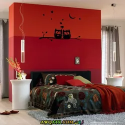 Yotoqxonaning ichki qismidagi rang kombinatsiyasi qizil