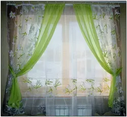 Тарҳи tulle барои ошхона дар ду ранг