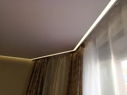 Suspended ceiling photo in the living room cornices