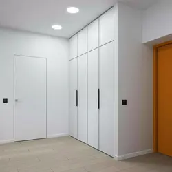 Cabinets in the hallway up to the ceiling photo design