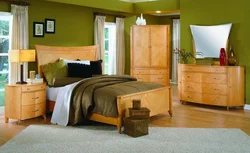 Red color in the bedroom interior