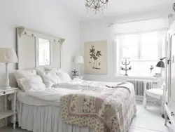 Eskirgan hashamatli yotoqxona fotosurati