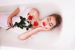 Фота Ў Ваннай З Кветкамі