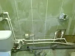 Схаваць трубы ў ваннай у хрушчоўцы фота