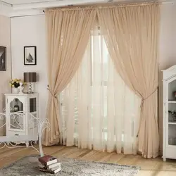 Yataq otağı fotoşəkili üçün bir pərdə ilə tül