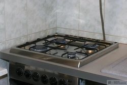Як паставіць газавую пліту на кухні фота