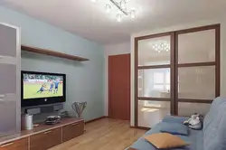 Yashash xonasining ichki qismidagi toymasin shkaflar 18 kv
