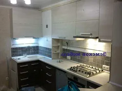 Çarşaf fotoşəkili ilə mətbəx interyeri