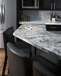 Oshxonaning ichki qismidagi oq Marquina marmar stol usti