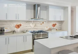 Açıq rənglərdə müasir üslubda mətbəx sıçrayış dizaynı