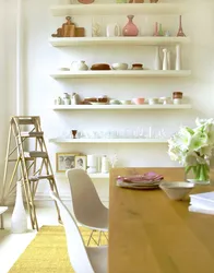 Oshxonaning ichki qismidagi devor javonlari fotosurati qanday