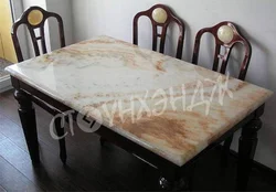 Фото столов для кухни из искусственного камня