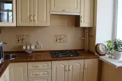 Photos of corner built-in kitchens with gas stoves