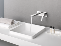 Built-in bath mixer in the interior