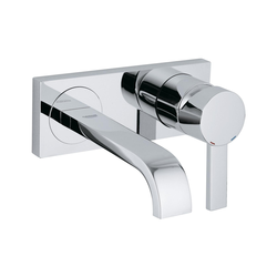 Built-in bath mixer in the interior