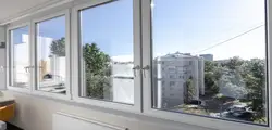 Тирезаҳои Пластикӣ Дар Акс Лоджия