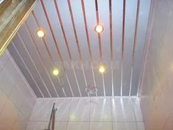 Inexpensive ceiling in the bathroom photo