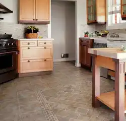 Kiçik bir mətbəx fotoşəkili üçün döşəmə plitələri