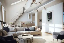 Ev foto hündür tavanlar qonaq otağı