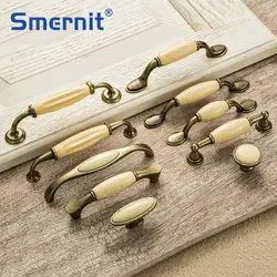 Classic kitchen handles photo