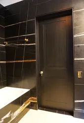 Қараңғы Есіктері Бар Ванна Бөлмесінің Дизайны