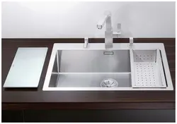 Daxili fotoşəkildə mətbəx üçün lavabo