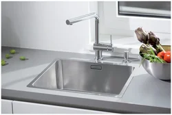 Daxili fotoşəkildə mətbəx üçün lavabo