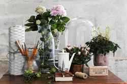 Искусственные цветы для декора на кухне фото