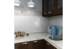 Mətbəx interyerində Surrey keramik plitələr