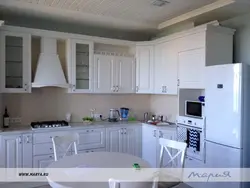 Ichki makonda Nikol oshxonasi Mariya