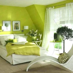 Green and yellow in the bedroom interior