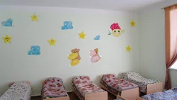 Афармленне спальні ў дзіцячым садзе ў фота