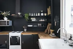 Qara divar dizaynlı mətbəx