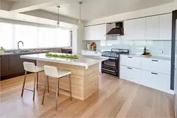 Дизайн кухни белой с островом