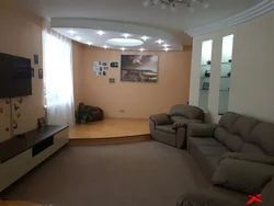 Жөндеуден кейінгі қонақ бөлмесі нақты фотосуреттер