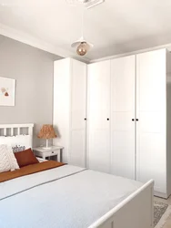 White bedroom wardrobes photo