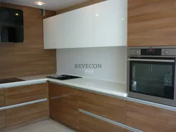 Ас үйдегі ақ төменгі жоғарғы ағаш әсерлі фотосурет
