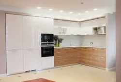 Кухня белый низ верх под дерево фото