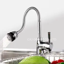 Çevik şlanq fotoşəkili olan mətbəx kranı