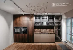 Әйнекпен заманауи стильдегі асүйлердің фотосуреттері
